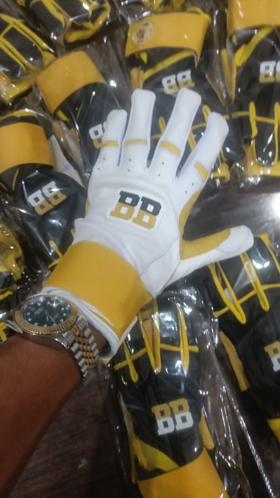 Premium Sports Gloves - Image 3