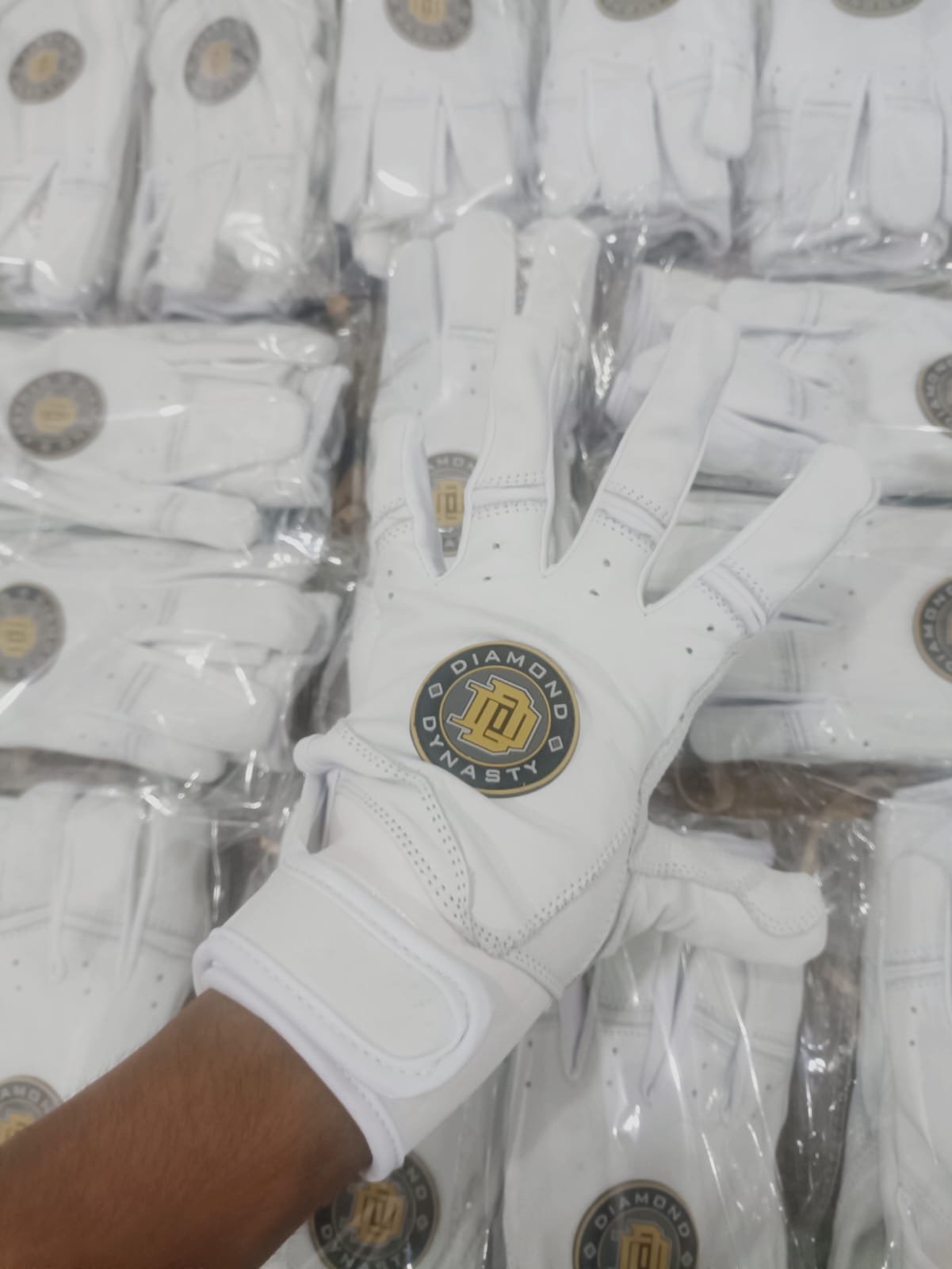 Premium Sports Gloves - Image 4